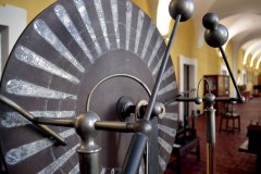 Máquina de Wimshurst, un pequeño generador electrostático